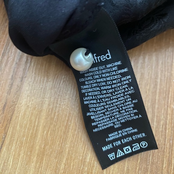 ARITZIA WILFRED Baroque Skirt Jacquard Satin Pearl Button Slip Midi Black small - Picture 7 of 10